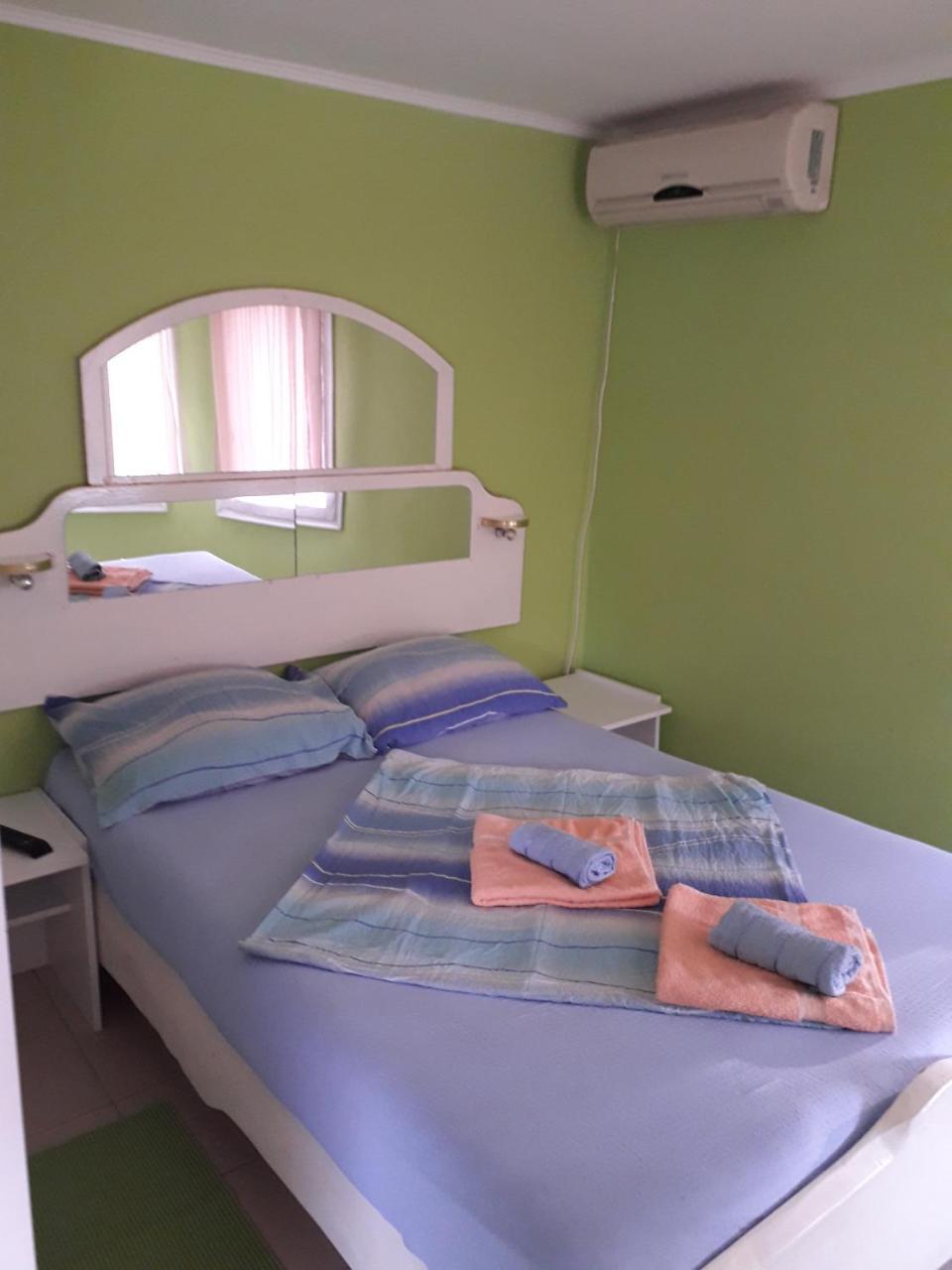 Bankers Guest House Veliko Gradiste Bagian luar foto